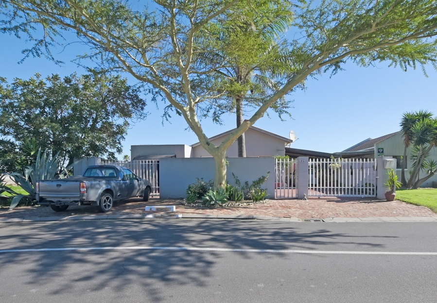 5 Bedroom Property for Sale in Richwood Western Cape